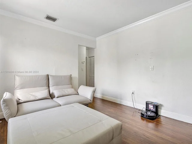 630 NE 130th St, North Miami FL 33161