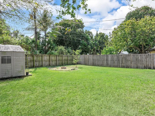 630 NE 130th St, North Miami FL 33161