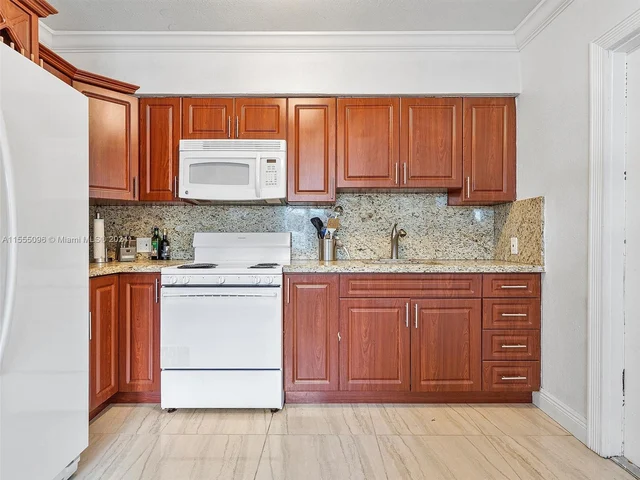 630 NE 130th St, North Miami FL 33161