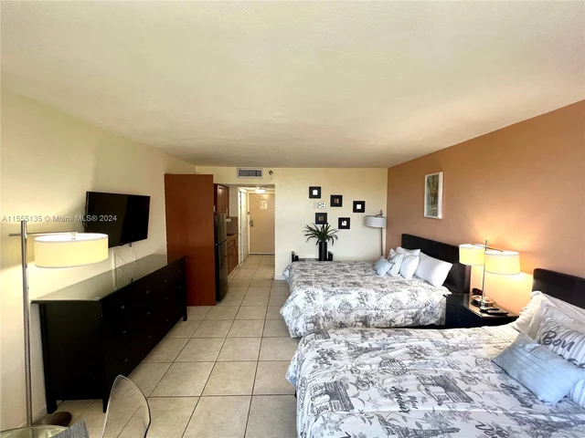 19201 Collins Ave # 242, Sunny Isles Beach FL 33160