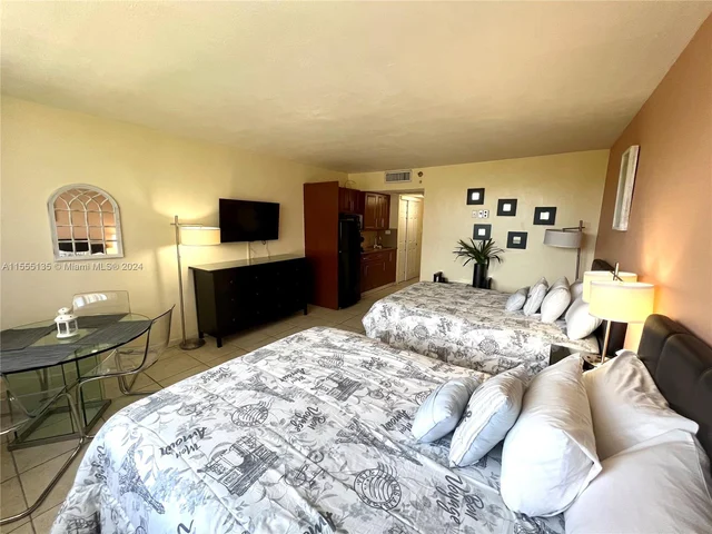 19201 Collins Ave # 242, Sunny Isles Beach FL 33160