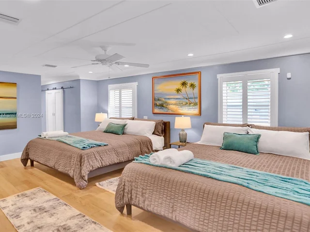 42 SW 12th St, Dania Beach FL 33004