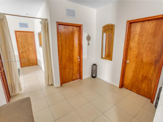 311 NW 95th St, Miami FL 33150