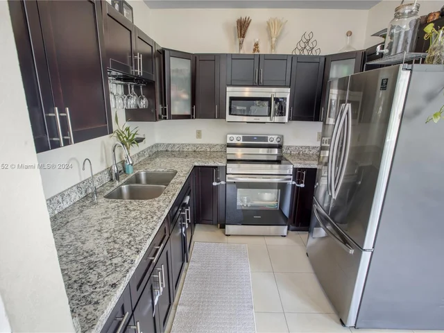 311 NW 95th St, Miami FL 33150