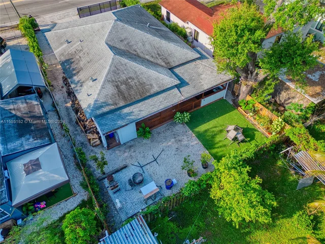 311 NW 95th St, Miami FL 33150