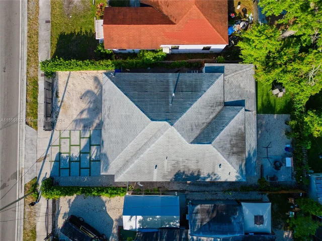 311 NW 95th St, Miami FL 33150