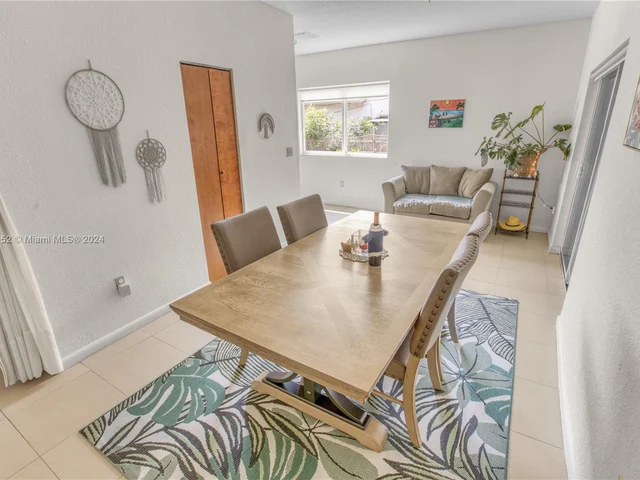 311 NW 95th St, Miami FL 33150