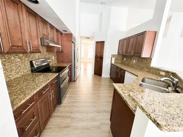 1574 NW 103 Ter, Coral Springs FL 33071