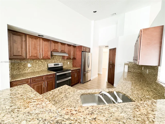 1574 NW 103 Ter, Coral Springs FL 33071