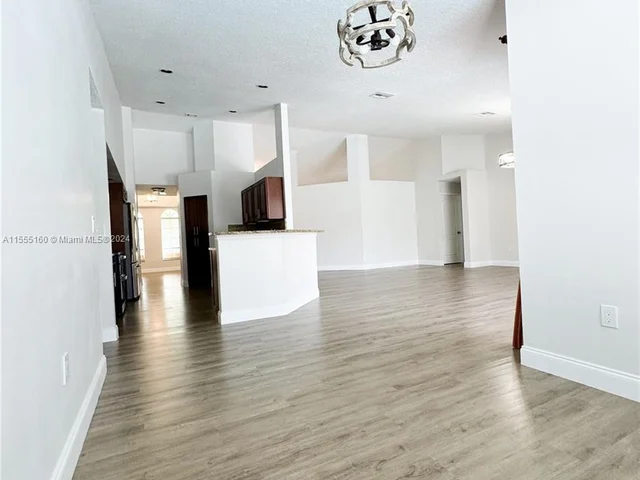 1574 NW 103 Ter, Coral Springs FL 33071