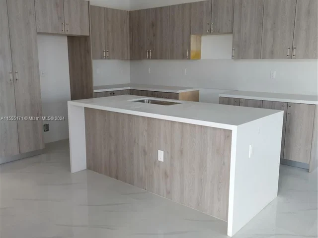 22440 SW 124 CT # B, Miami FL 33170