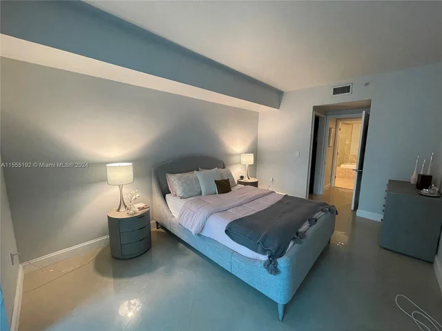 218 SE 14th St # 1404, Miami FL 33131