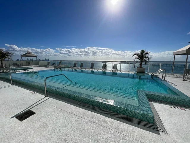 218 SE 14th St # 1404, Miami FL 33131