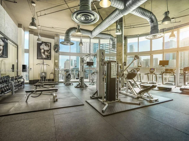 690 SW 1st Ct # 2025, Miami FL 33130