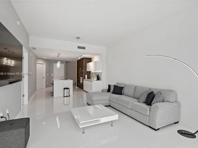 851 NE 1ST Ave # 1206, Miami FL 33132