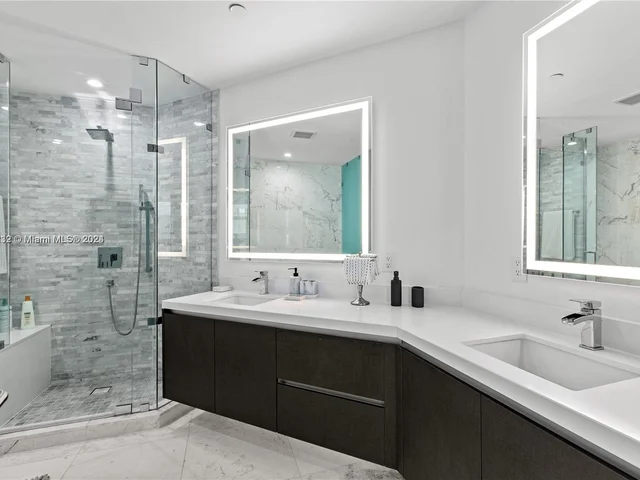 851 NE 1ST Ave # 1206, Miami FL 33132