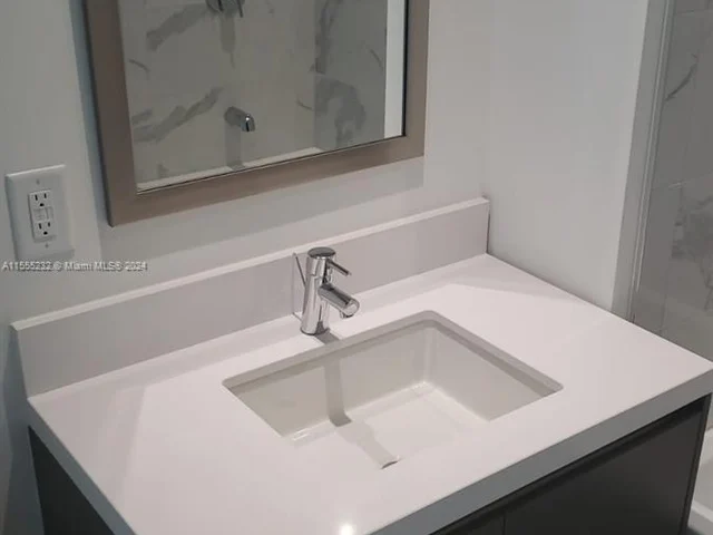 851 NE 1ST Ave # 1206, Miami FL 33132