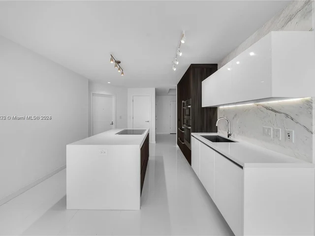 851 NE 1ST Ave # 1206, Miami FL 33132