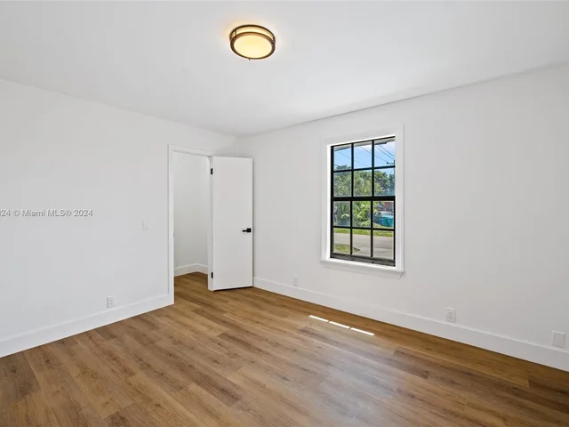 11 NE 17th Ave, Boynton Beach FL 33435