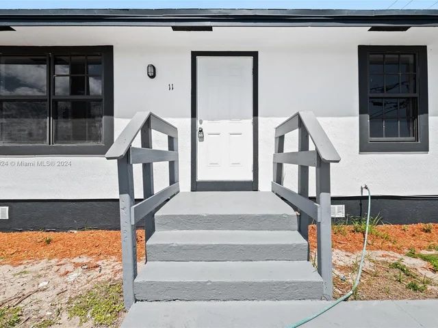 11 NE 17th Ave, Boynton Beach FL 33435