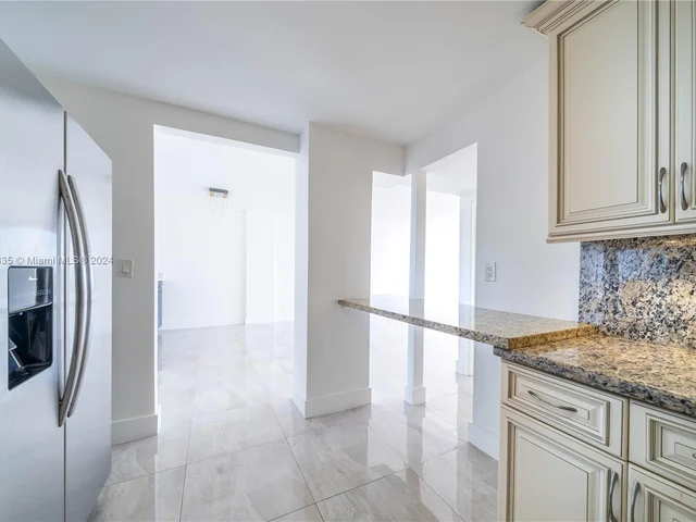 2450 NE 135th St # 909, North Miami FL 33181