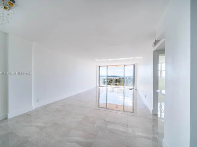 2450 NE 135th St # 909, North Miami FL 33181
