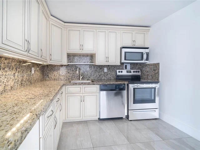 2450 NE 135th St # 909, North Miami FL 33181