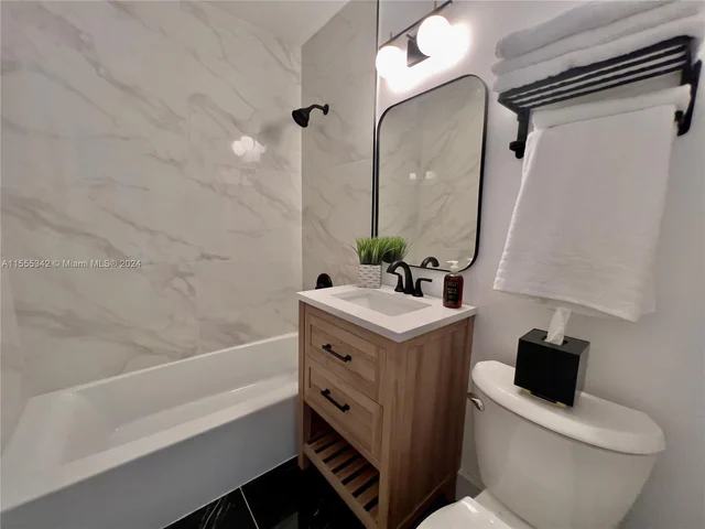 944 Market St # 1, West Palm Beach FL 33401