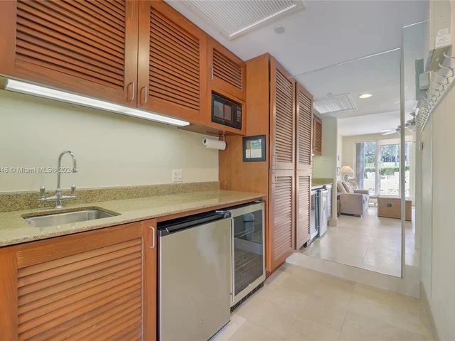 795 Crandon Blvd # 801, Key Biscayne FL 33149