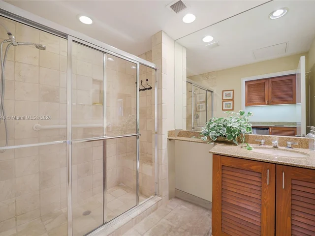 795 Crandon Blvd # 801, Key Biscayne FL 33149