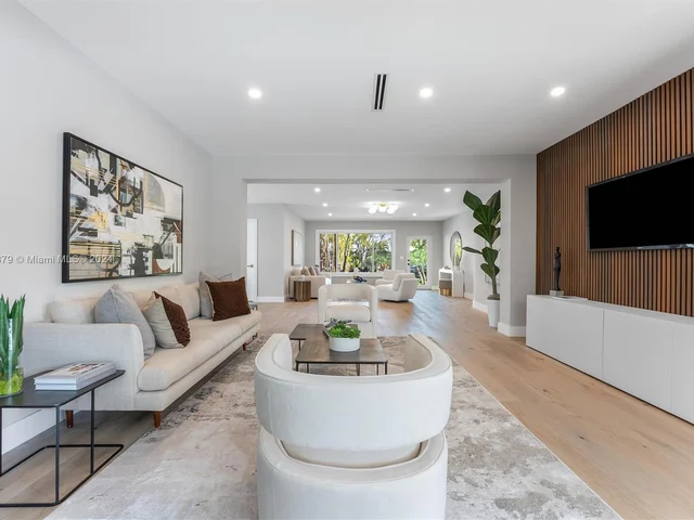 720 N Shore Dr, Miami Beach FL 33141