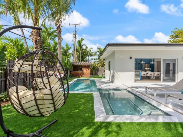 720 N Shore Dr, Miami Beach FL 33141