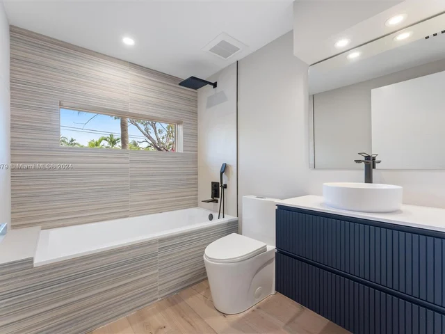 720 N Shore Dr, Miami Beach FL 33141