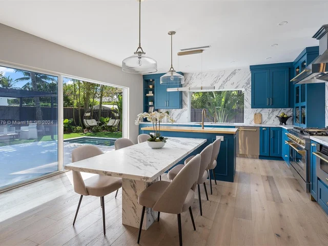 720 N Shore Dr, Miami Beach FL 33141