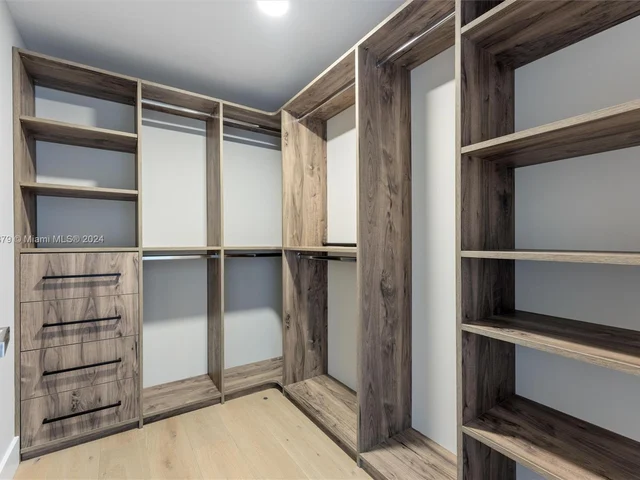 720 N Shore Dr, Miami Beach FL 33141