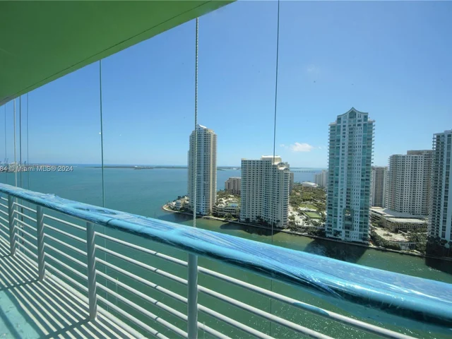 335 S Biscayne Blvd # 3302, Miami FL 33131