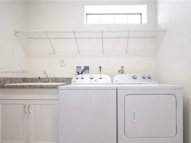 8915 Watercrest Cir W, Parkland FL 33076