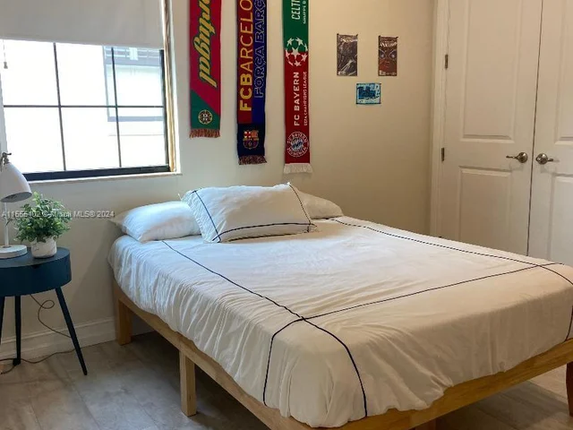 8915 Watercrest Cir W, Parkland FL 33076