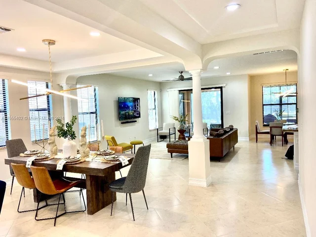 8915 Watercrest Cir W, Parkland FL 33076