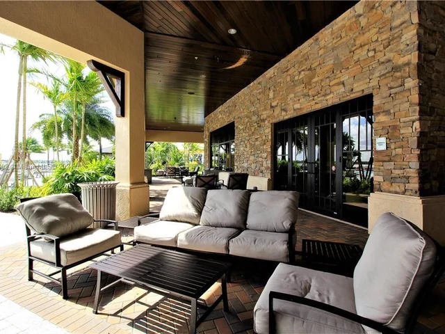 8915 Watercrest Cir W, Parkland FL 33076