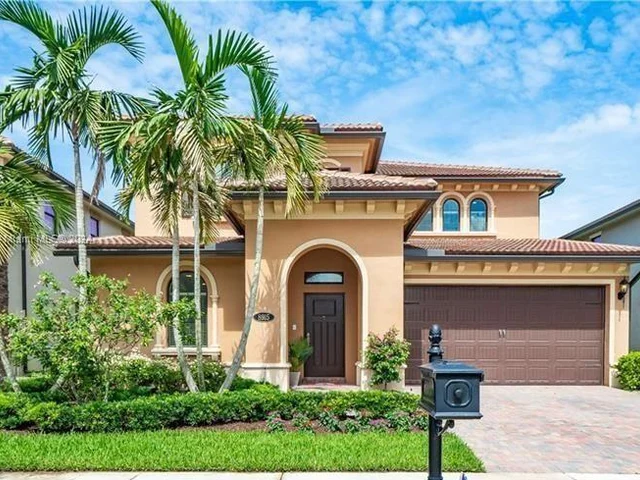 8915 Watercrest Cir W, Parkland FL 33076