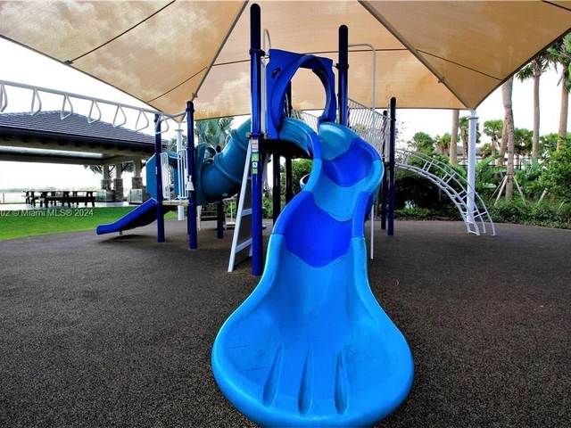 8915 Watercrest Cir W, Parkland FL 33076