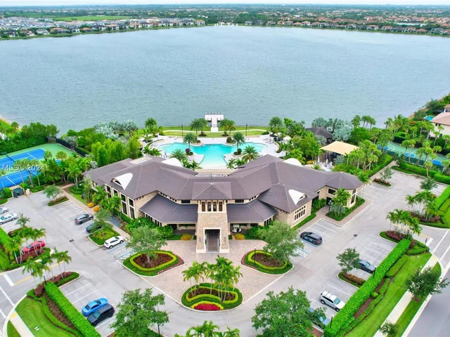 8915 Watercrest Cir W, Parkland FL 33076