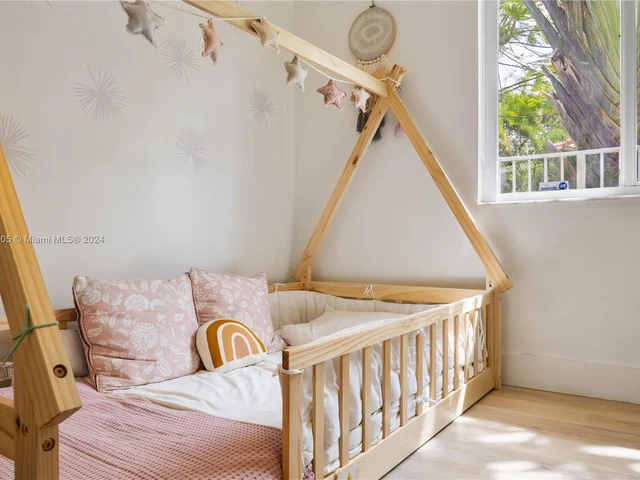 754 San Remo Dr, Weston FL 33326