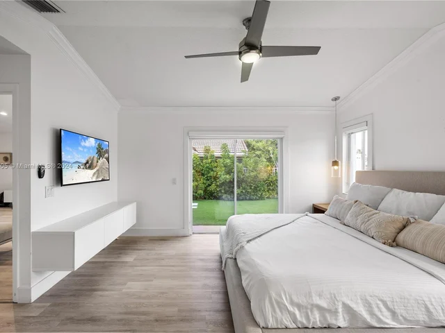 754 San Remo Dr, Weston FL 33326