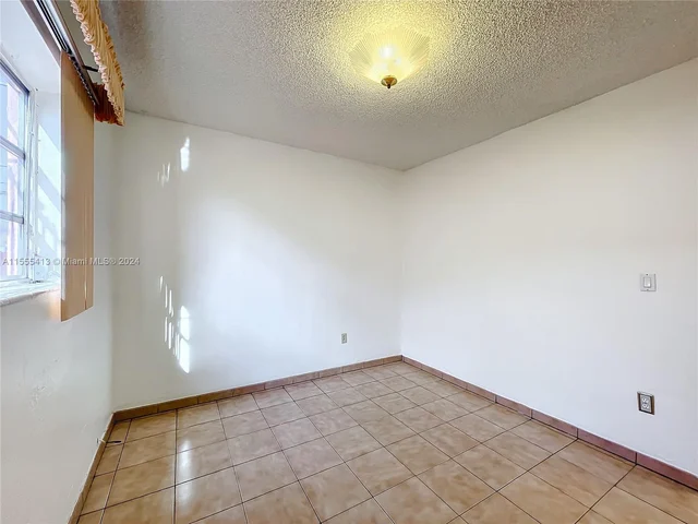 1440 W 3rd Ave, Hialeah FL 33010