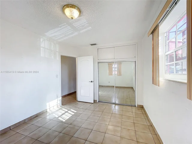 1440 W 3rd Ave, Hialeah FL 33010