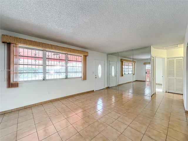 1440 W 3rd Ave, Hialeah FL 33010