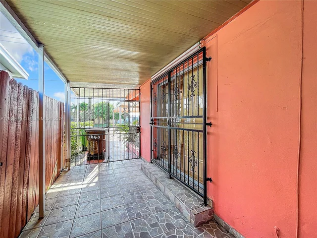 1440 W 3rd Ave, Hialeah FL 33010