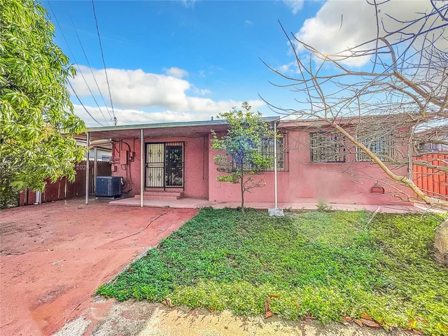 1440 W 3rd Ave, Hialeah FL 33010